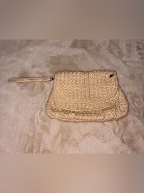 Fruit of the Loom Cream Woven Straw Wristlet Clutch Bag